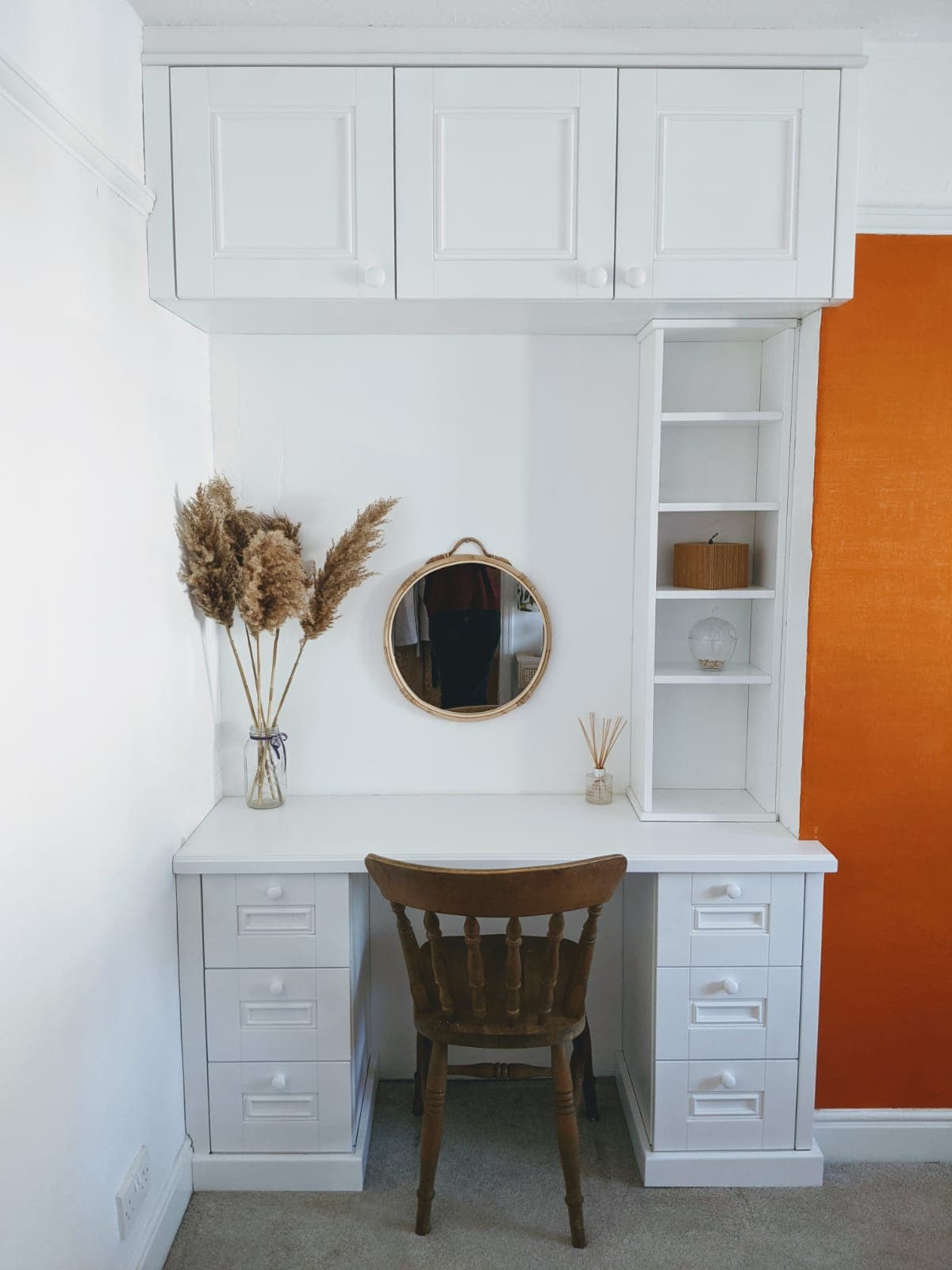 Built-in vanity desk and wardrobes